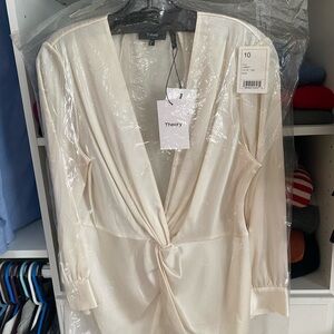 Theory LS twist v-neck Blouse in soft satin SZ 10/ runs small
